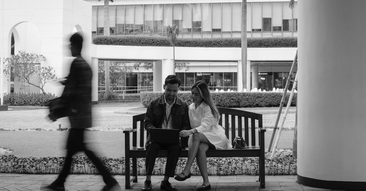 Catatan: Serba Digital Itu Tujuan, Bukan Asal Jalan — Pelajaran dari AI, WFH, dan Jaringan