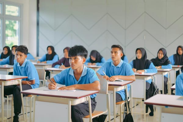 AI untuk belajar yang aman: rangkuman, latihan soal, dan koreksi tanpa halu