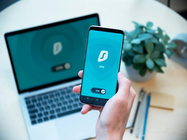 Review: 6 Tools & Kebiasaan Aman Pakai Aplikasi di Indonesia (WhatsApp Palsu, Peringatan Google, sampai AI Belanja)